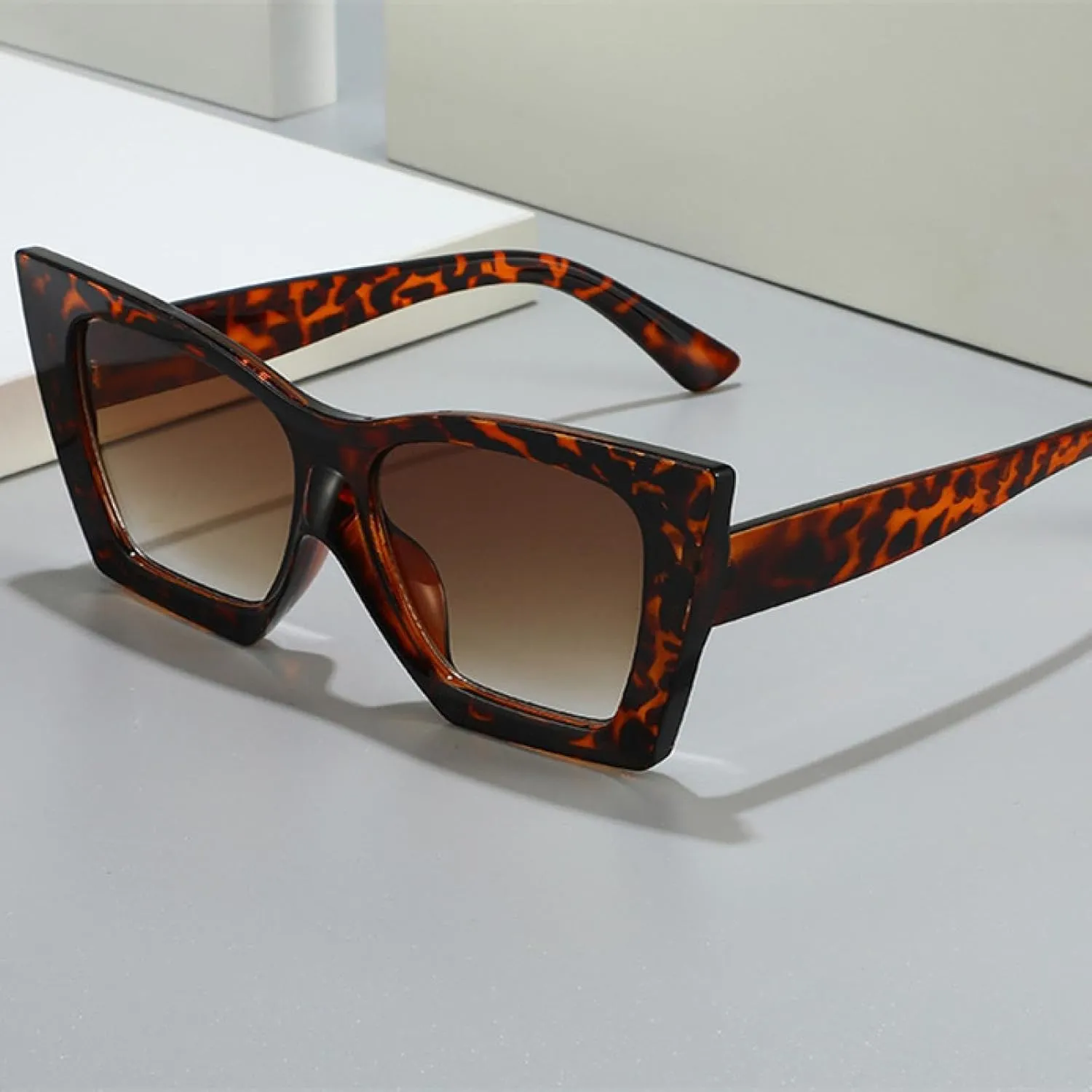 Fashion Cat Eye Sunglasses for Women Retro Jelly Color Trending Uv400